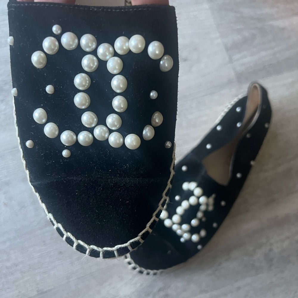 ❌SOLD❌ 
CHANEL Black Espadrilles with Pearl Accents